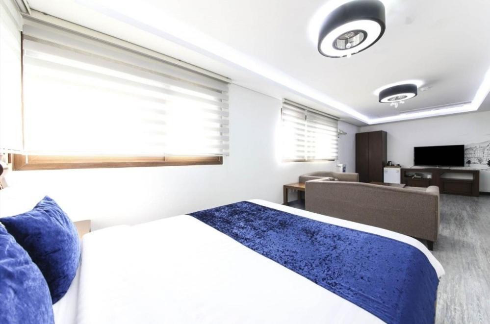 The Seri Resort Сеогвипо Екстериор снимка